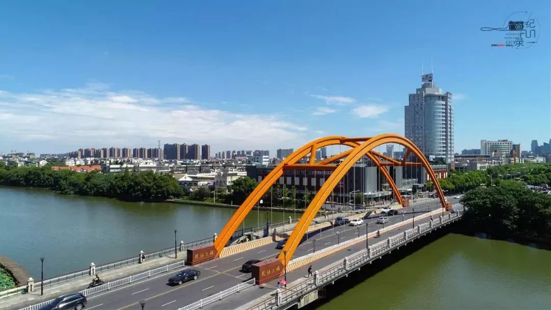 轻纺大桥在深厚的轻纺产业的带领之下,柯桥的经济实力也一直十分