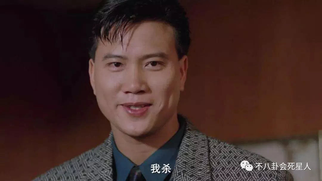 61岁万梓良拍新戏亲吻小16岁娇妻,大哥风范不再,两鬓斑白凄凉?