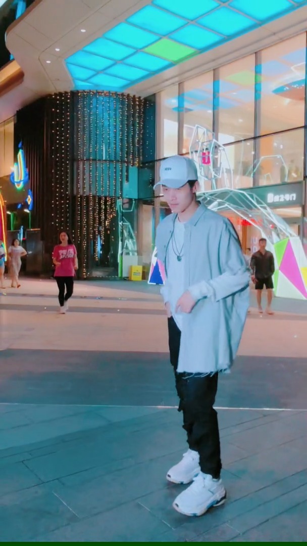 舞力全开不齐舞团 【最炫民族风】这歌百搭,什么舞都能跳