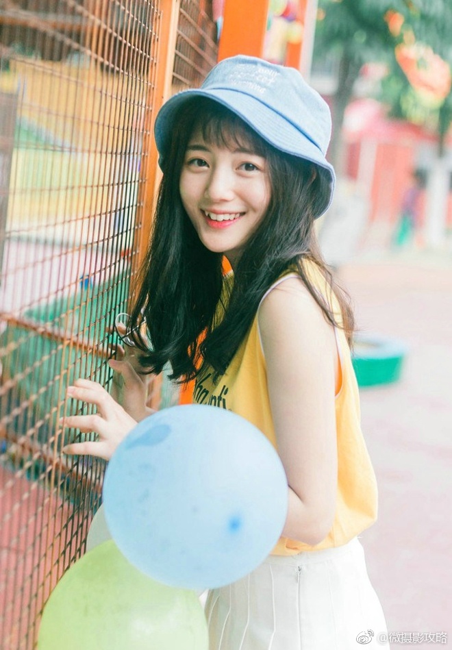 夏日游乐场清纯可爱阳光吹泡泡女生清新娇雅俏皮唯美写真集