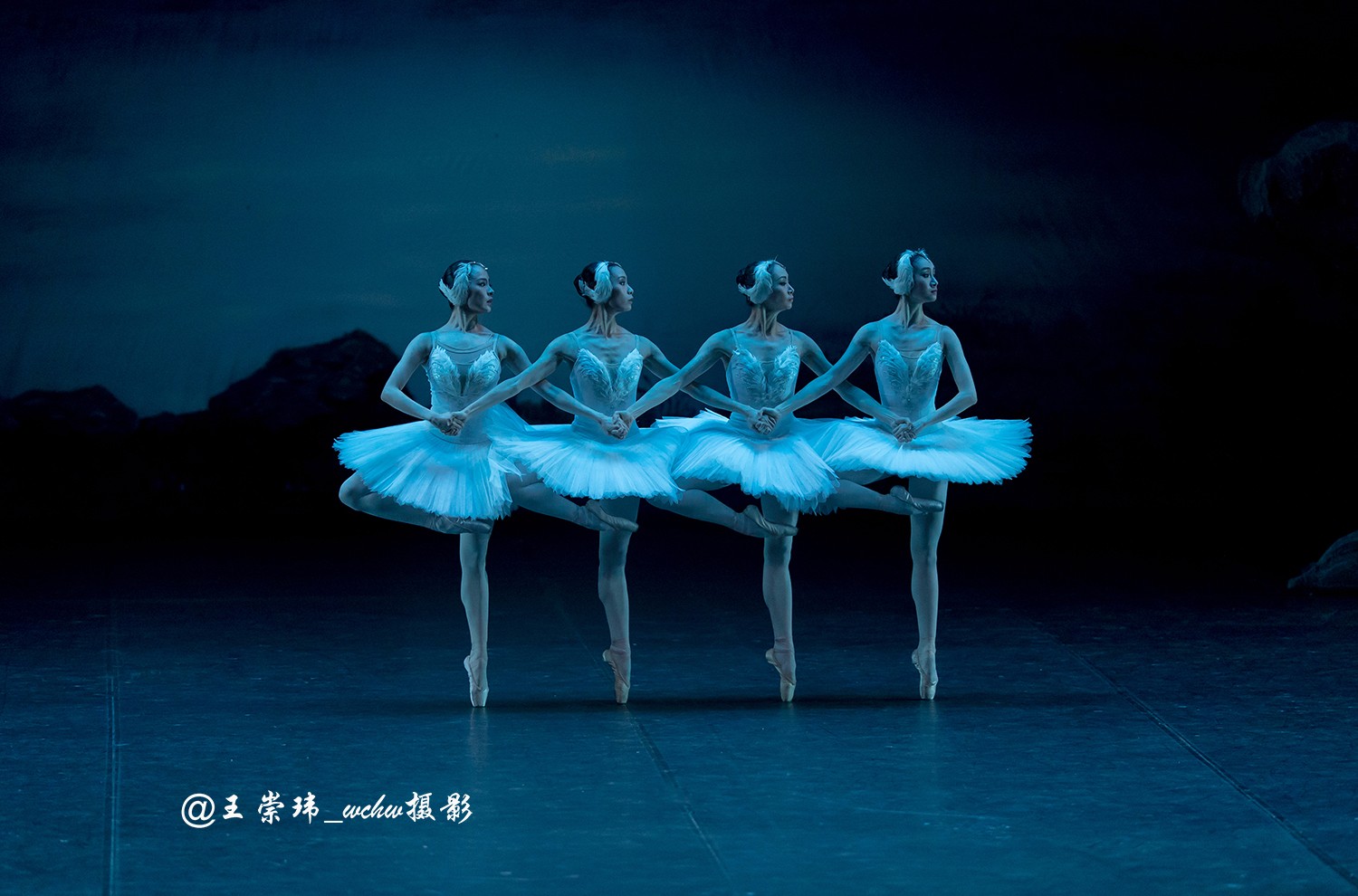 中央芭蕾舞团在国家大剧院演出古典芭蕾舞剧“天鹅湖”