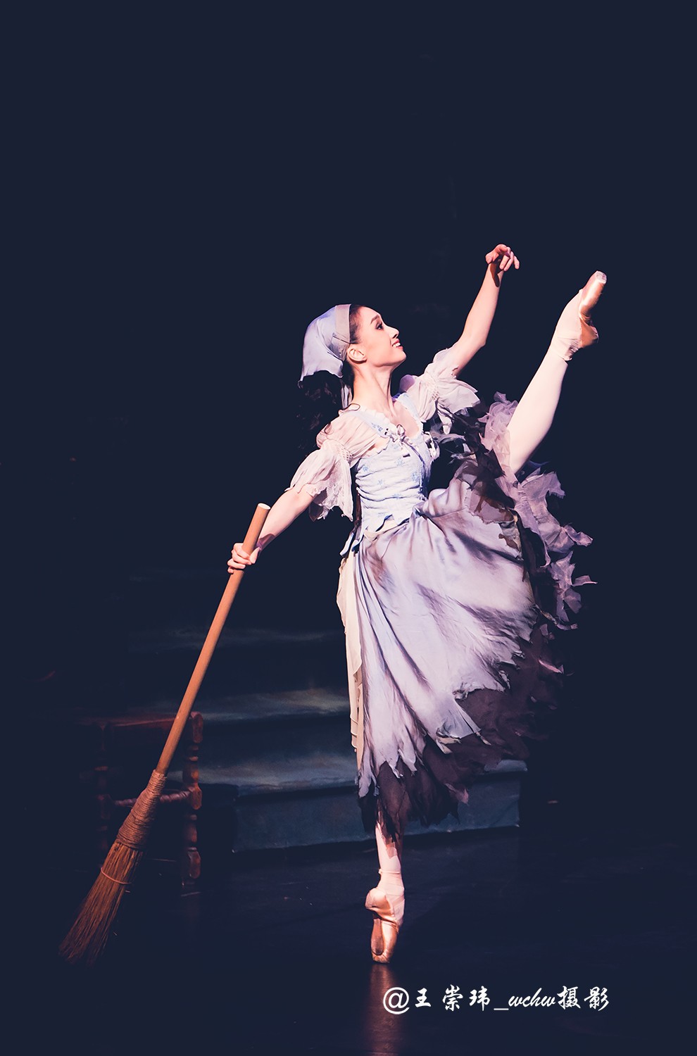 中央芭蕾舞团9月28日晚在天桥剧场首演芭蕾舞剧"灰姑娘"