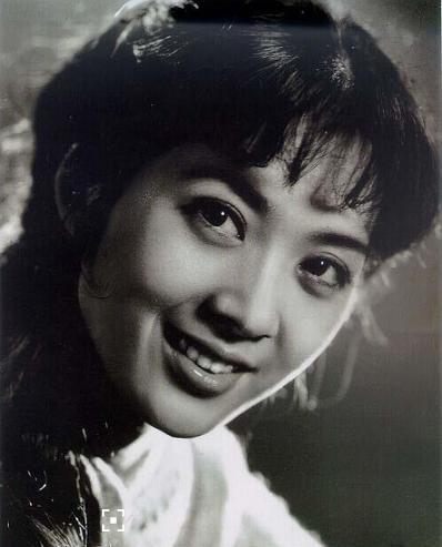 曾是80年代第一美女, 因上海流氓大案被牵连, 远走美国嫁豪门!