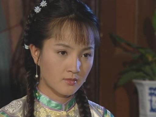 2002年,27岁的阮丹宁,在《风云争霸》里,演了擎天剑派掌门宋凌霄之女