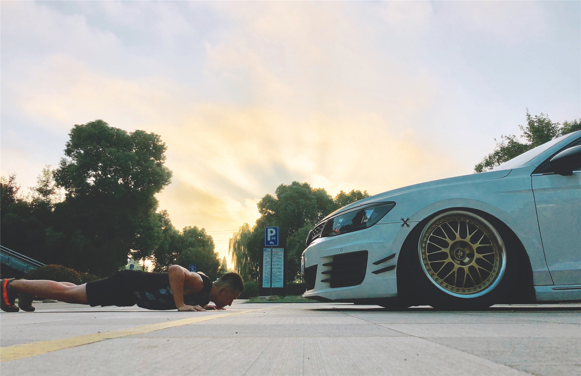 大众凌渡姿态玩出运动范,经车友改装后尽显轿跑风!