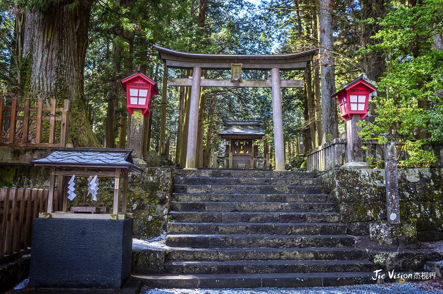 为啥日本的神长了个鸟样?日本百年寺庙中供奉的妖怪