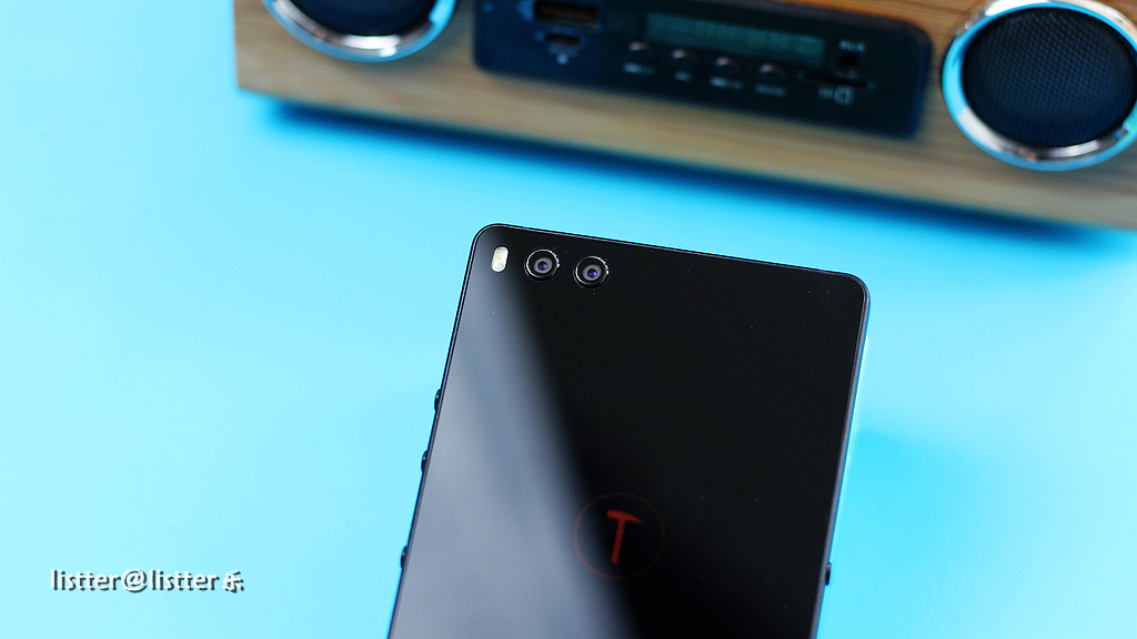 业内独此一家三面无边框坚果3手机图赏