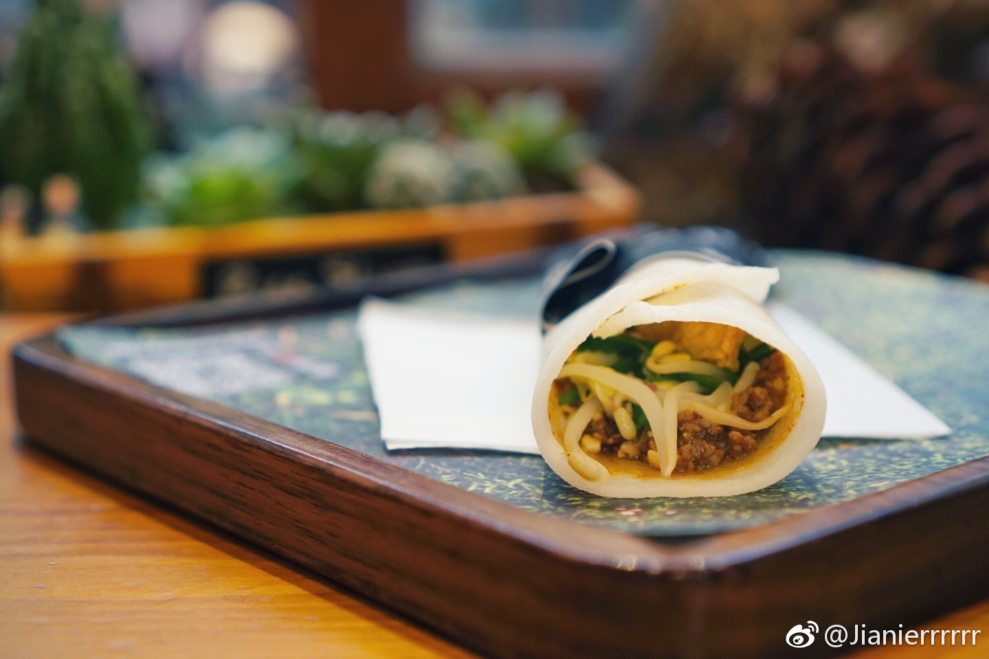 饵块食光|在丽江古城里发现了一个这么小小的天地|丽江古城|饵块|口感_新浪新闻