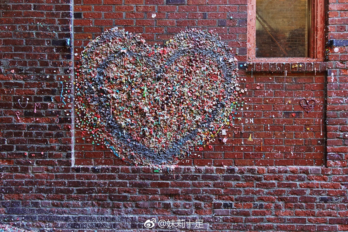 西雅图派克市场的口香糖墙被评为"世界上最恶心的墙"