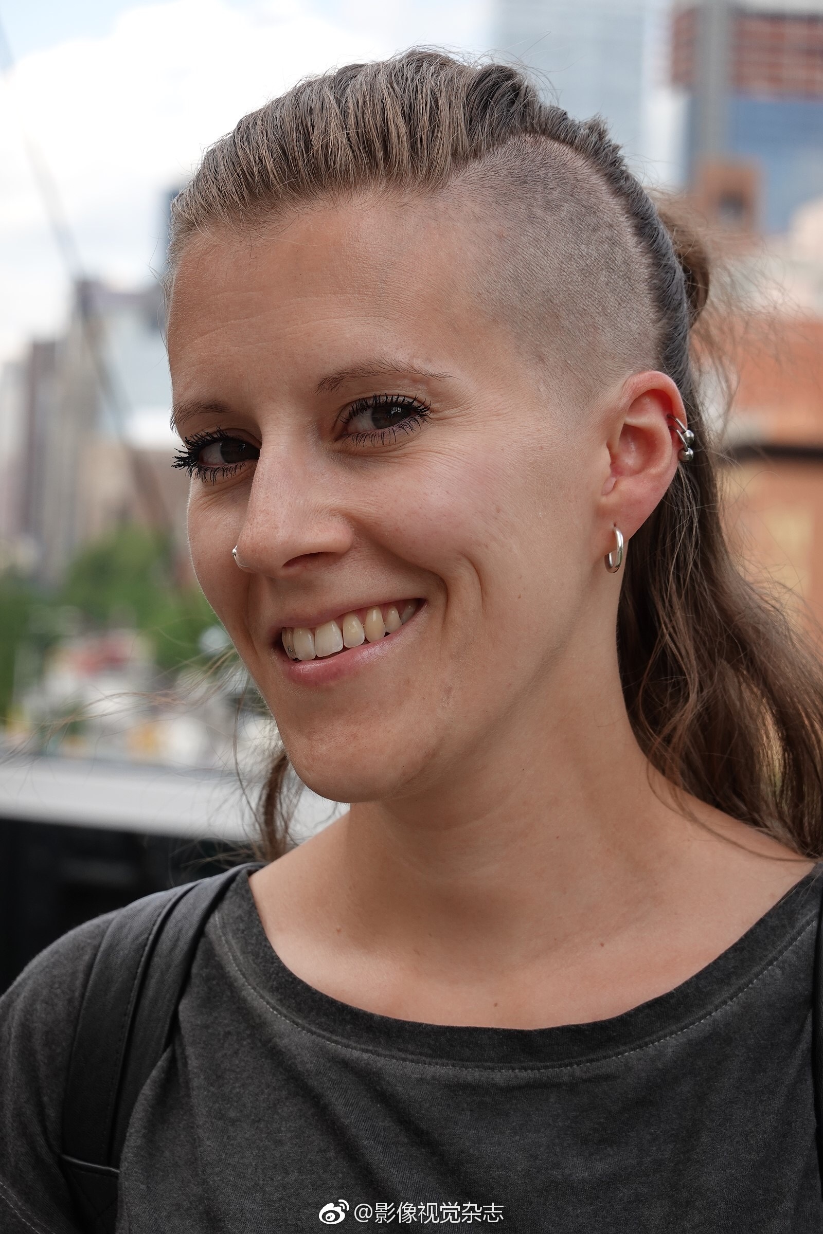 来自DPReview的索尼黑卡RX100M6人像样片