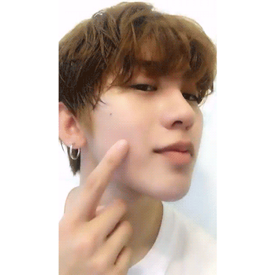 蔡徐坤在参加《偶像练习生》期间的未播音频被公开泄露