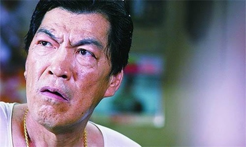 他是《新闻联播》最帅男主播,57岁却依旧单身,现生活成这样!