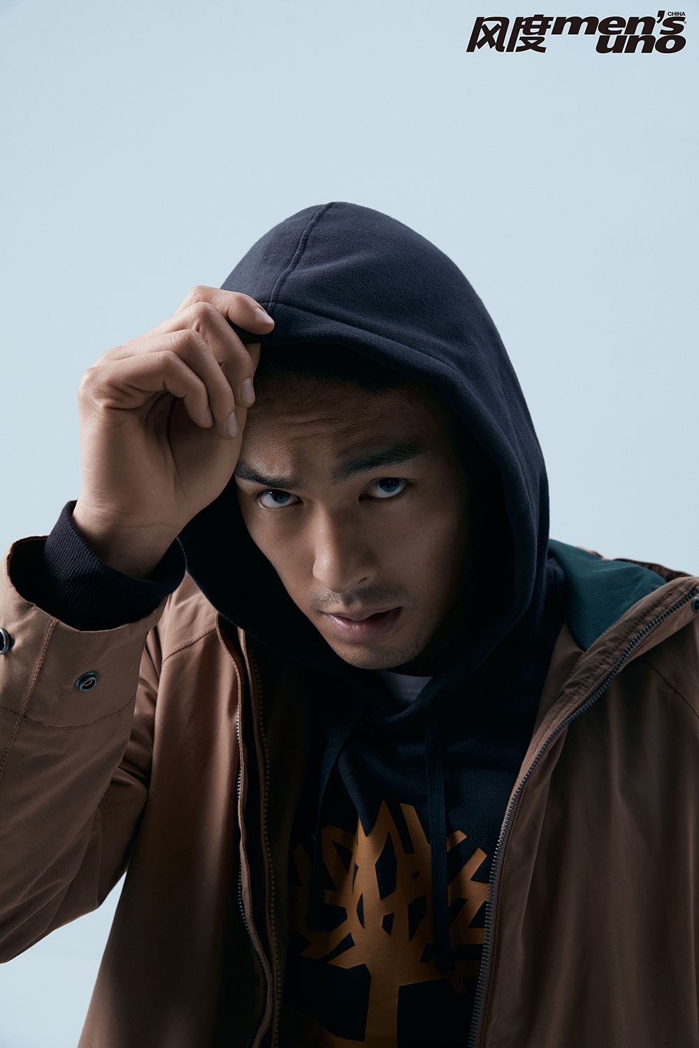 杨佑宁再曝封面大片寸头造型显硬汉本色