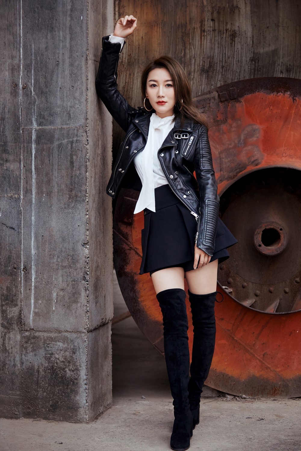 曾经出演《卿本佳人》,《火流星》,《大道通天》的青年演员江子希,在