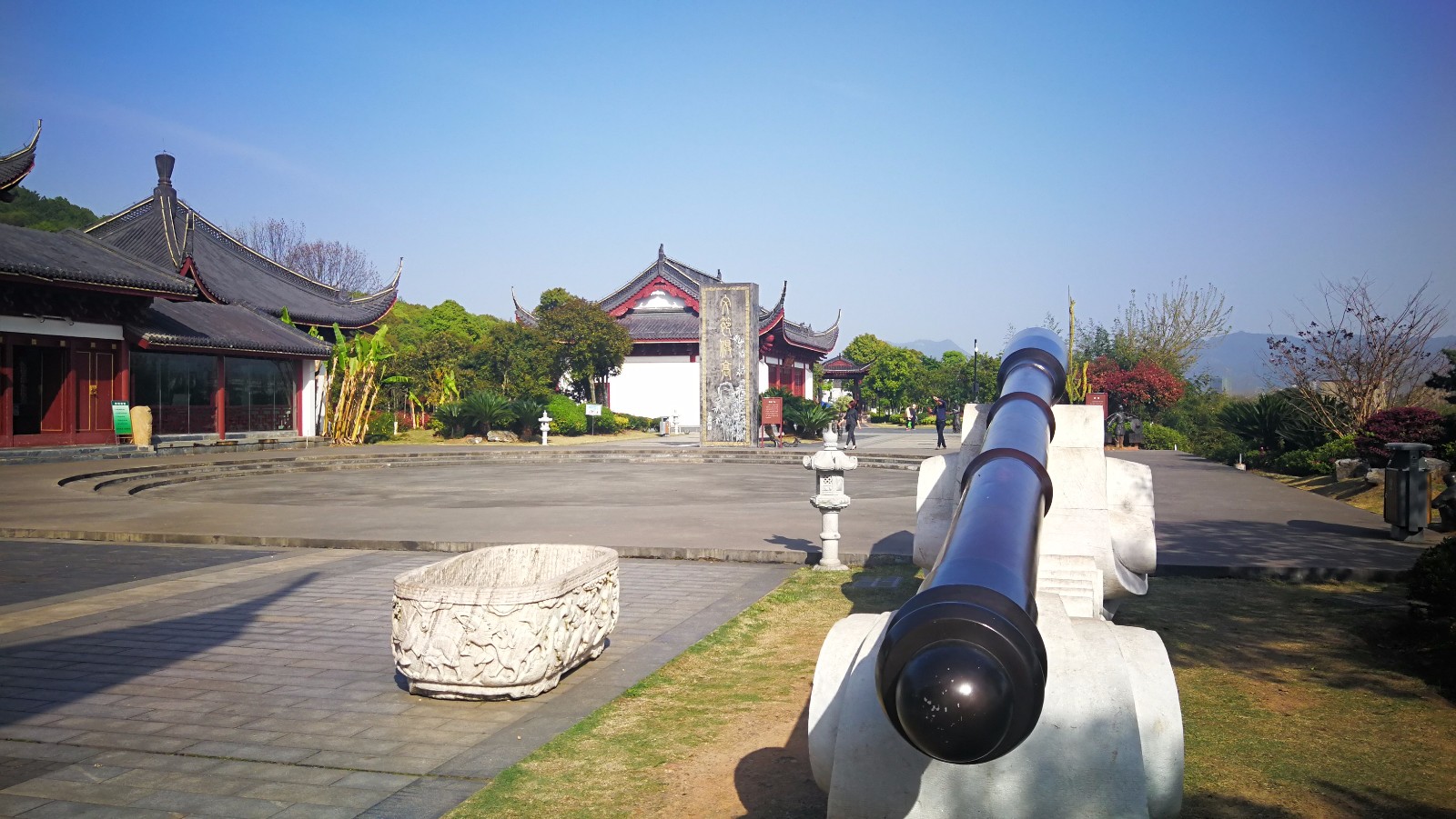 吉安旅游:庐陵文化生态园之砚池广场 这么大的笔,砚你见过吗