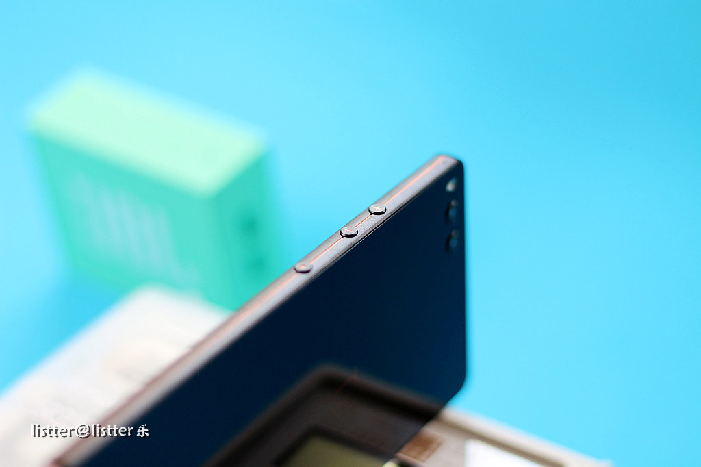 业内独此一家三面无边框坚果3手机图赏