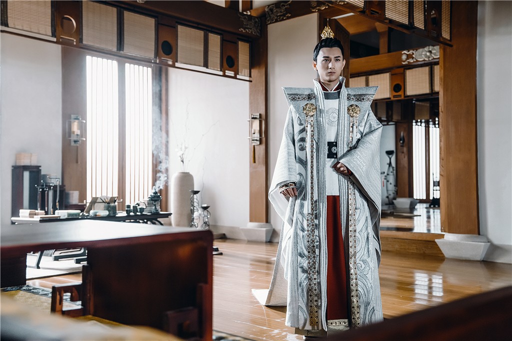 《唐砖》今日强势开播 王文杰"古装贵公子"帅气上线