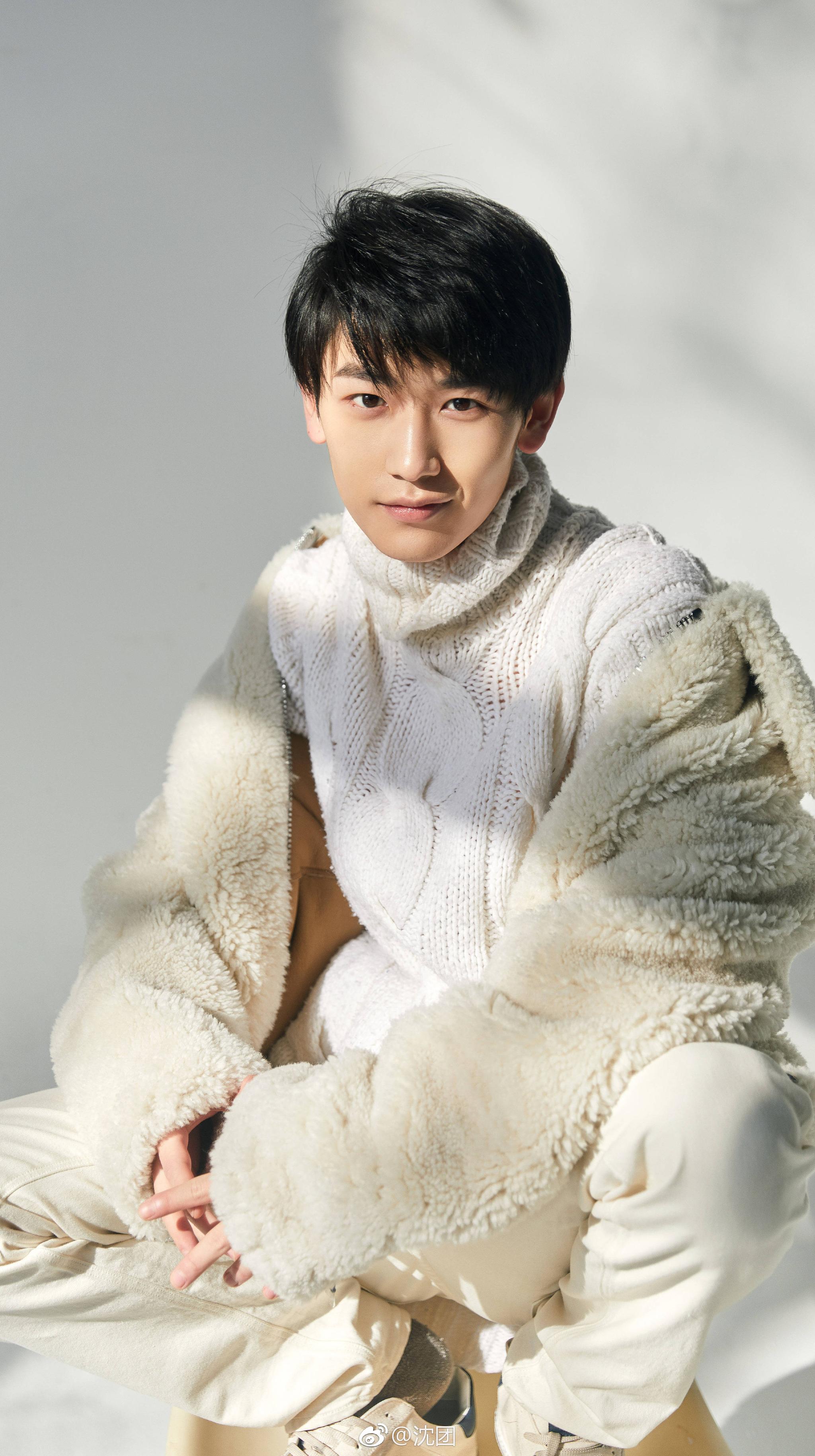 书中人气颇高的蓝景仪终于揭开神秘面纱,由新人@郭丞 主演,感觉小朋友