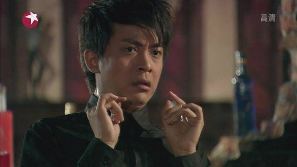 大学毕业后,许多电影和电视节目播放,他还演过铠甲勇士这类电视剧