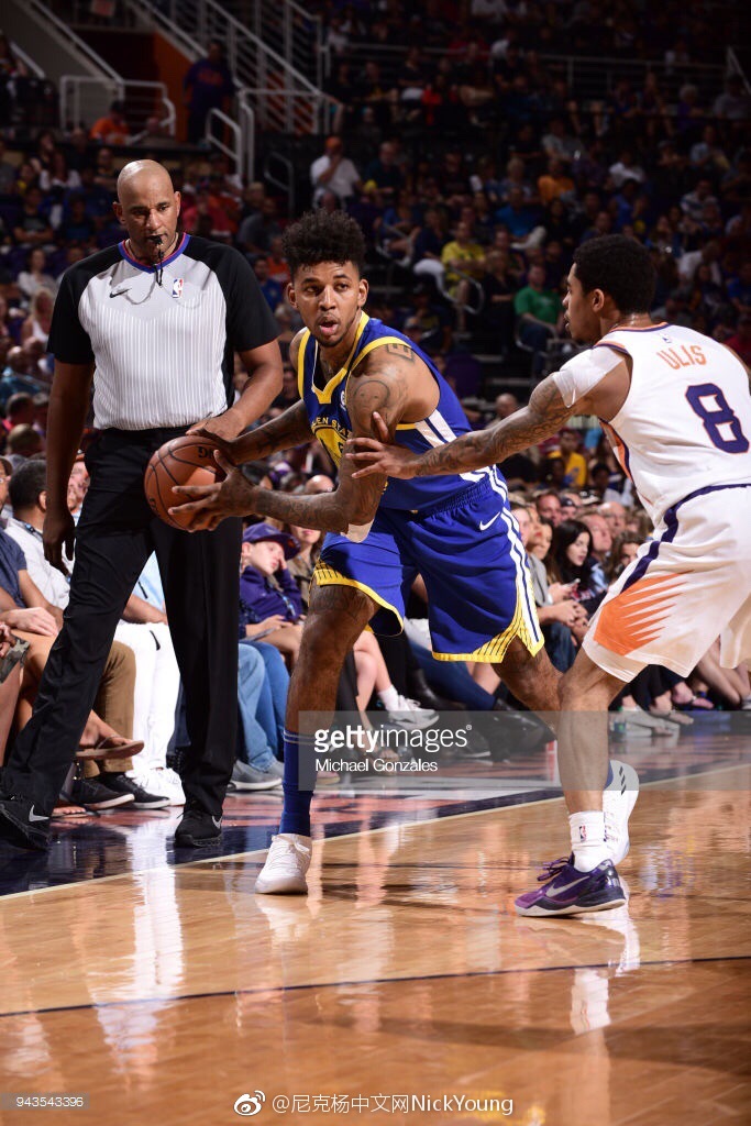 尼克杨本场比赛上场20分钟5分3板1助