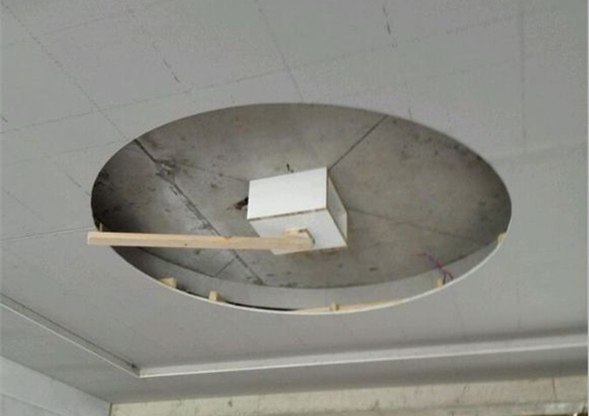 新房装修,木工老师傅用一根木条就能做圆形吊顶,简单又好看