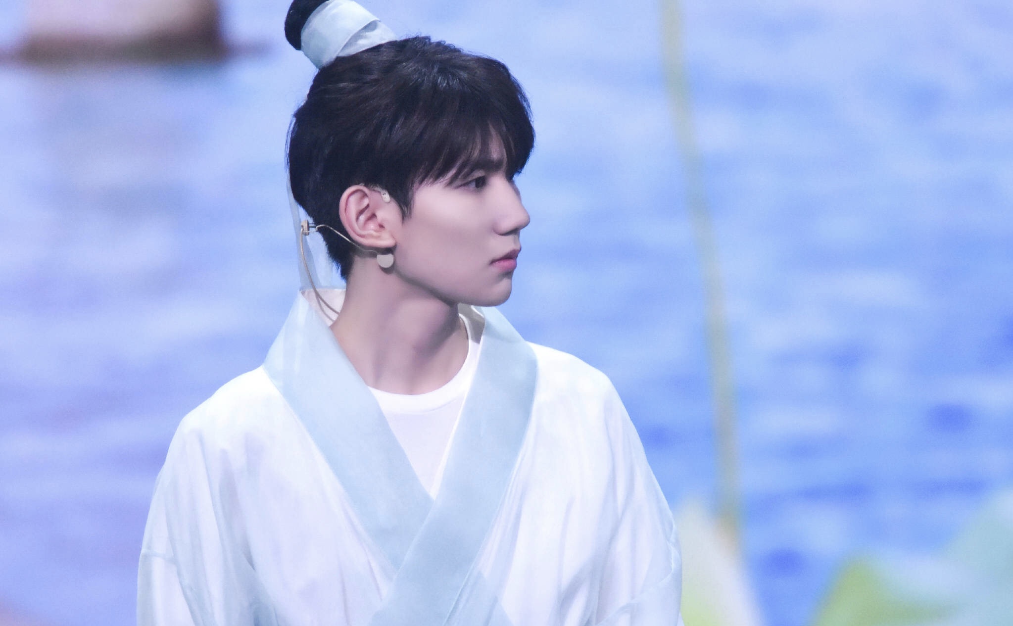 冒着仙气的仕林公子,穿古装的源哥也是十分精致了|王源|tfboys|仙气