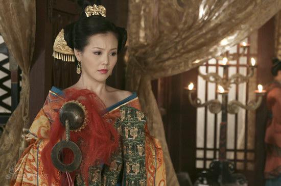 他在给吕后的国书中写道:"最近我死了老婆,你又死了丈夫,干脆咱俩结为