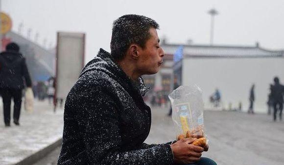 男人和女人谁更辛苦,你一比较就知道了!