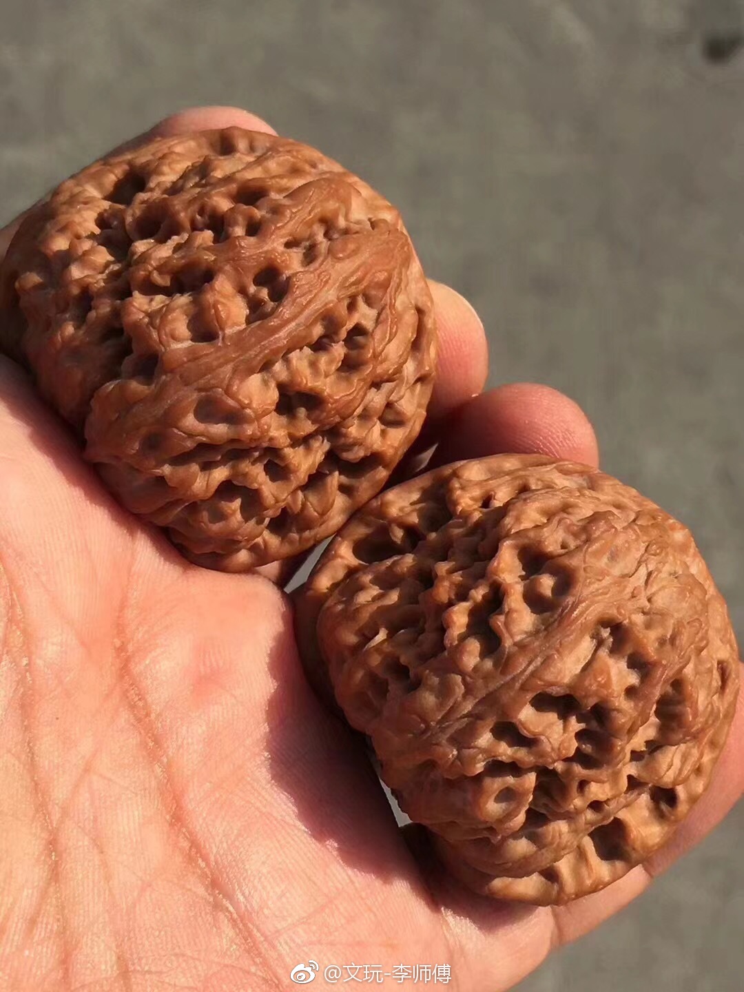 精品大肚南疆石文玩核桃