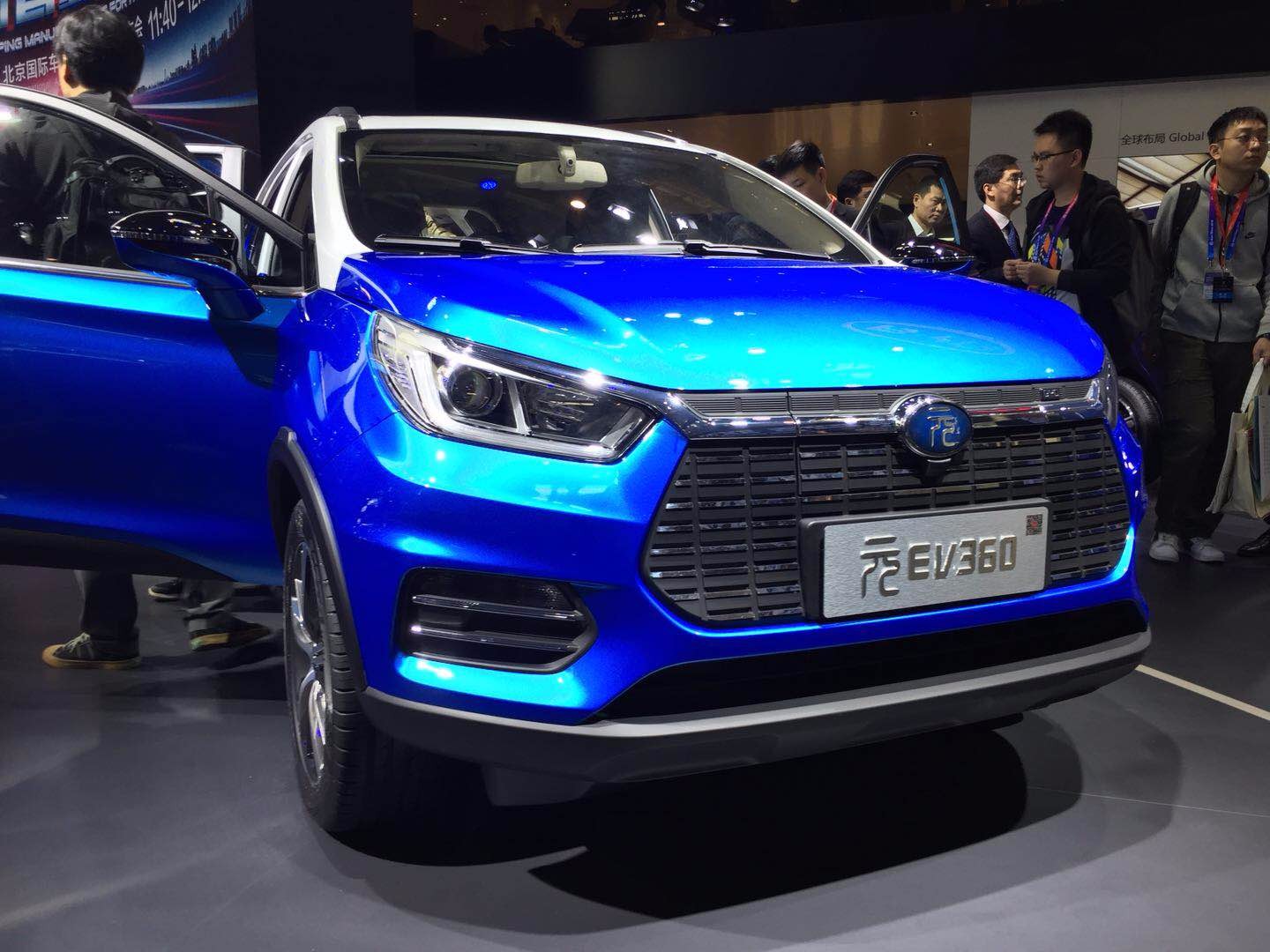 比亚迪元ev360北京车展亮相_新浪看点