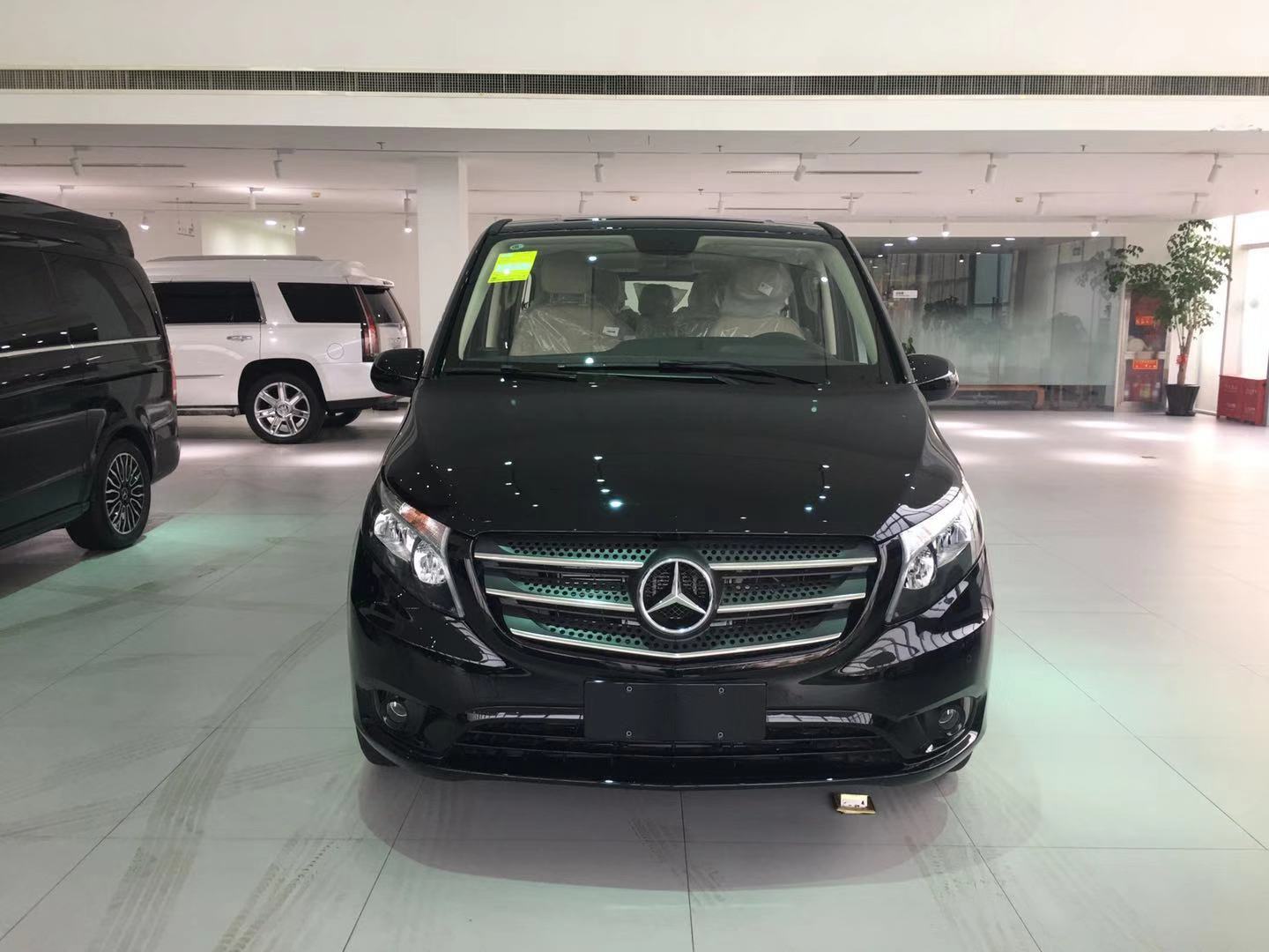 性比价最高的商务车奔驰威霆,价格仅需29.9万起