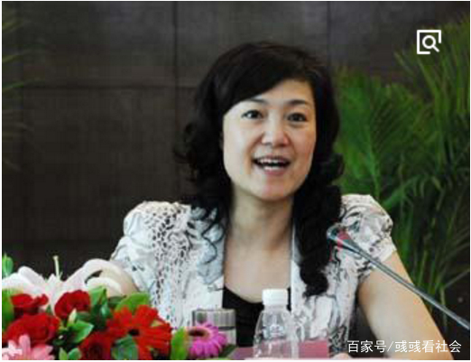 她体育专业出身迷倒市长官至县级贪钱9000多万最终被判无期