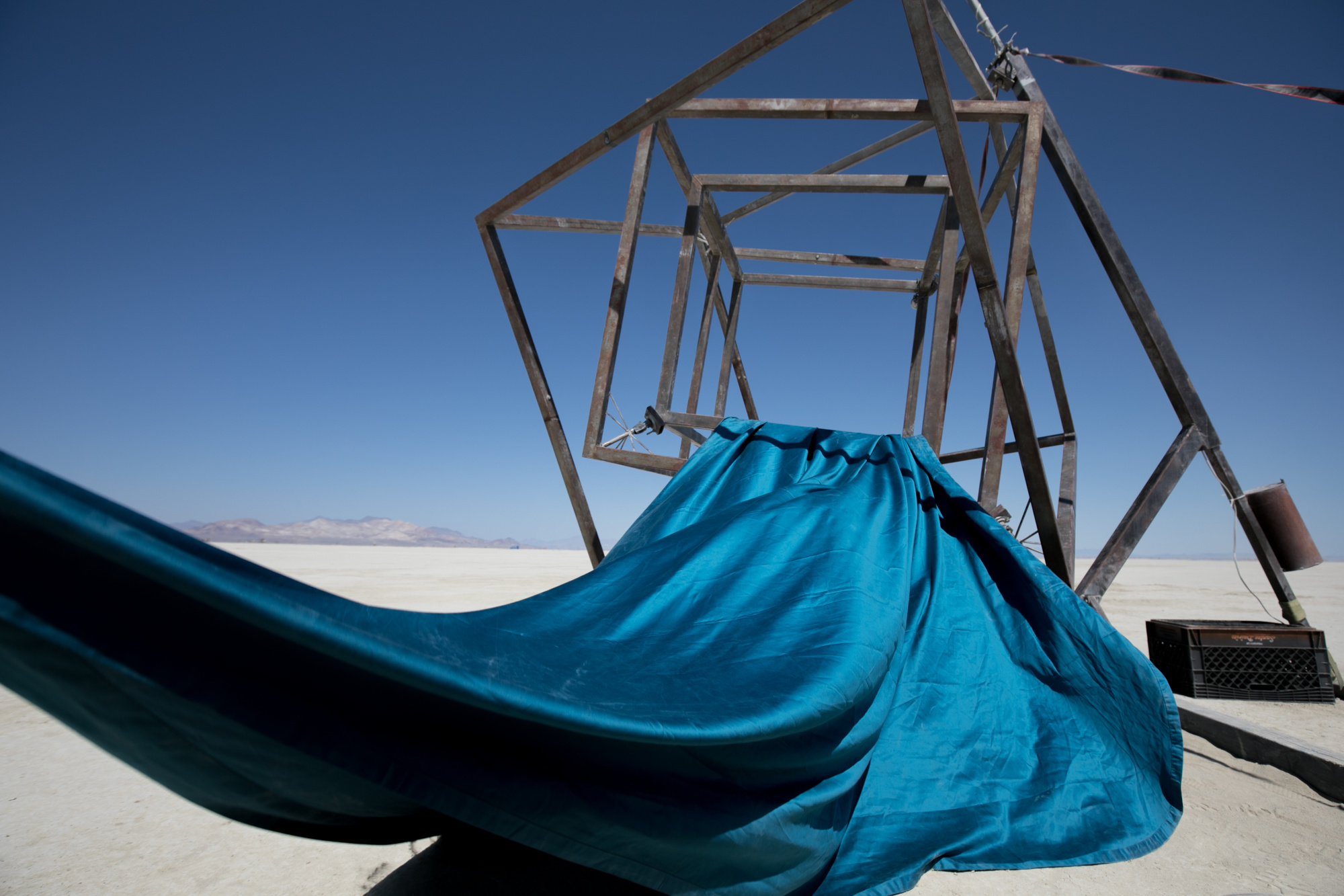 美国沙漠里的火人节Burning Man,演绎着一种乌托邦的纯粹|美国沙漠|石子|沙漠|乌托邦|中扬_新浪新闻