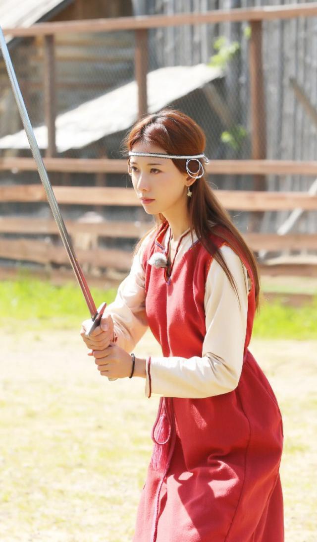 林志玲事隔12年再骑马,在李治廷的鼓励下克服12年的坠马恐惧