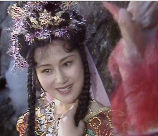 享年70岁,国人都认识她,六小龄童去悼念