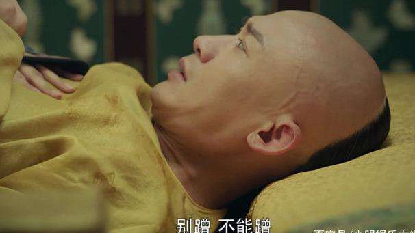 延禧:璎珞喝避子汤被冷落3年,晚上钻皇上被窝,三个字重获恩宠