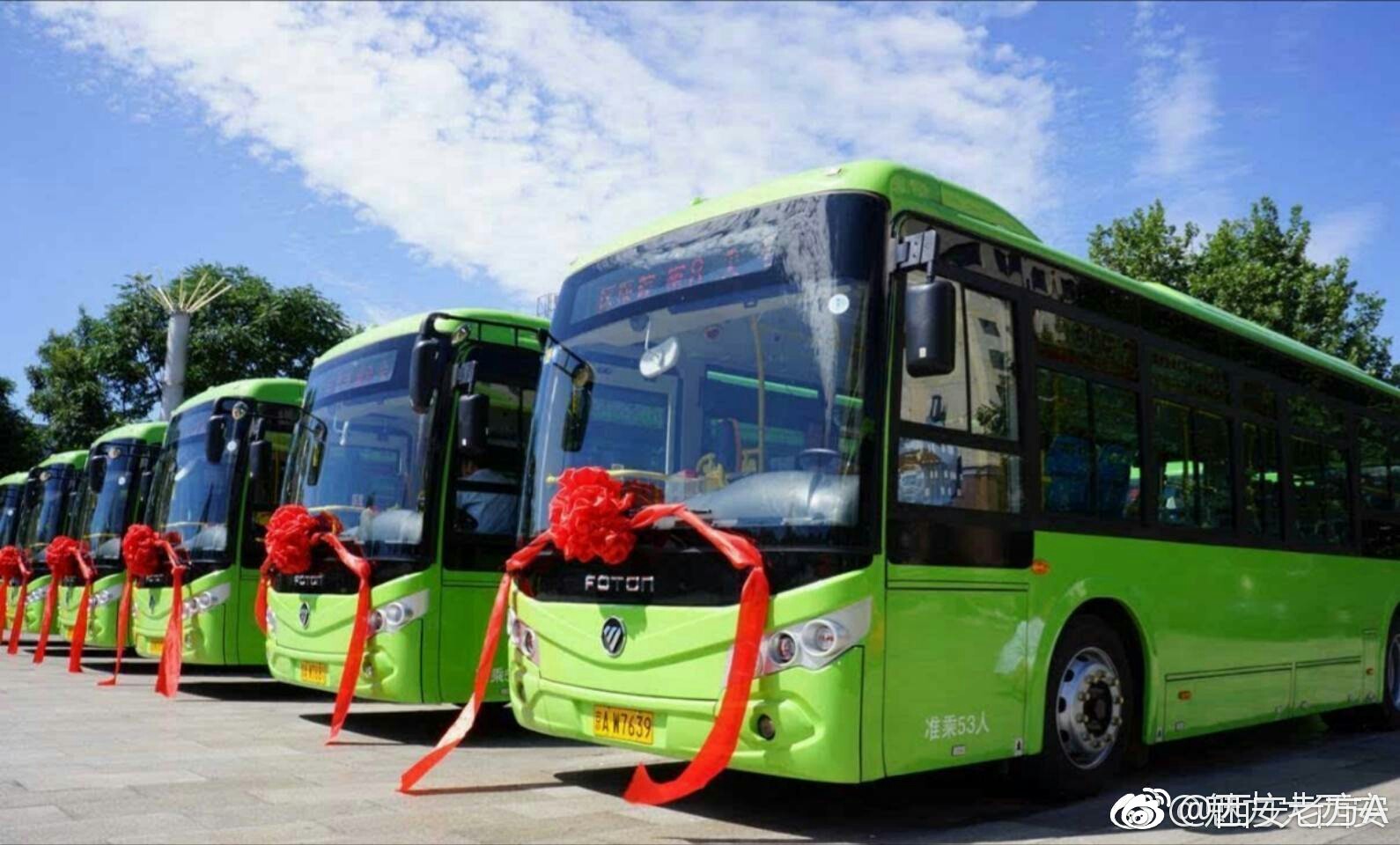 西安市公共交通总公司为迎接大学生开学季,保障公交畅通