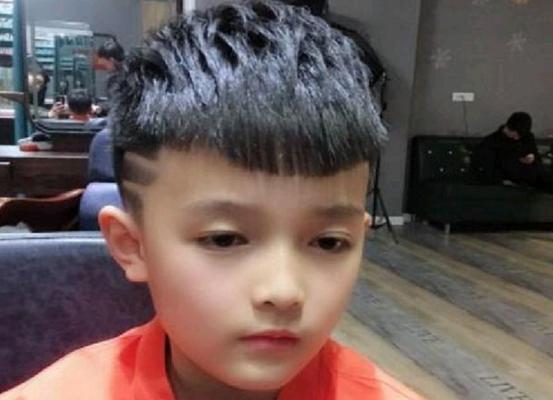 家有男宝的看过来!2018年最新男孩发型集合,为