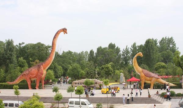 一座位置特殊的城市, 地处秦岭以南淮河以北, 属