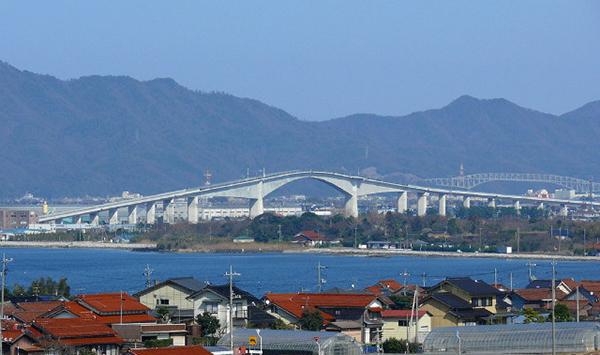 吓尿了! 日本江岛大桥陡峭堪比过山车|江岛|境港市|松江市_新浪新闻