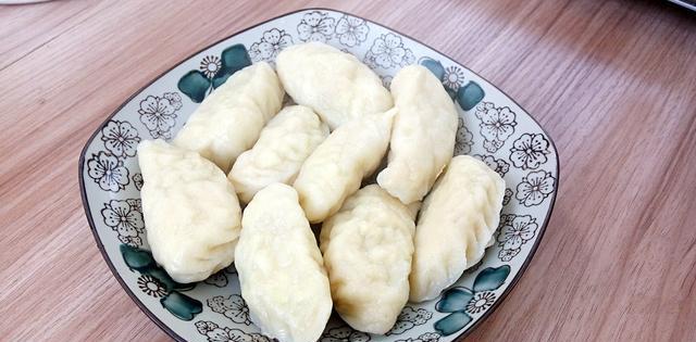 鸡蛋蒜黄馅的饺子——素馅也美味!