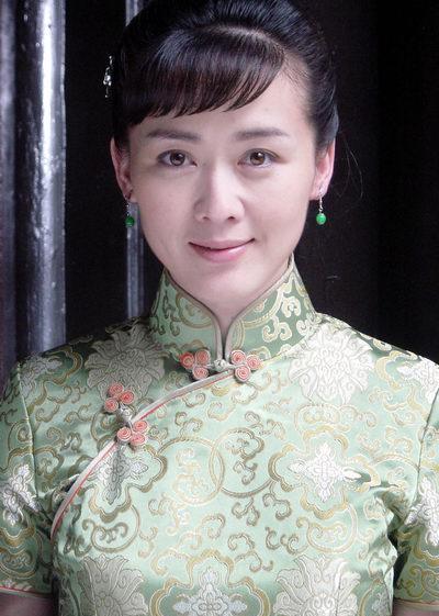 她处于巅峰时期时,范冰冰未出道,如今嫁奥运冠军和前夫做邻居!