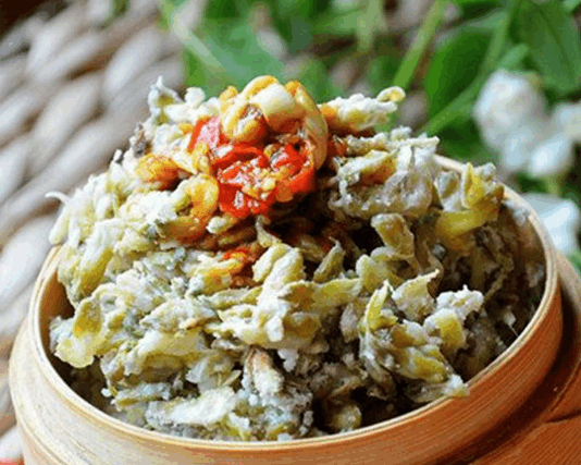 今年你吃蒸槐花了吗蒸槐花最好吃的做法简单好做