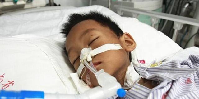 家长别再给孩子吃它了,6岁男童吃它死亡