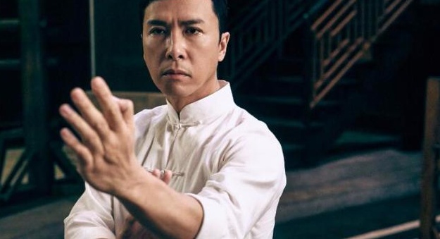 甄子丹把咏春拳发挥到极致,潇洒的动作都经过了千锤百炼