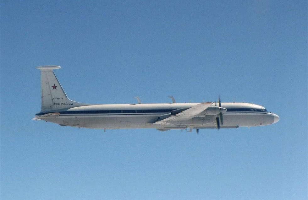 俄军伊尔-20突遭导弹袭击坠海:14名成员生死未卜