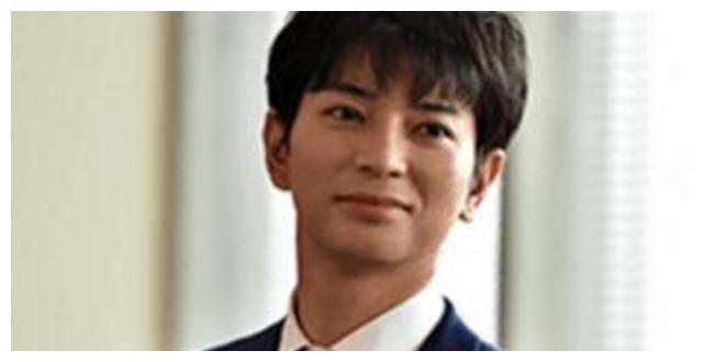 新田真剑佑现身魔都,盛世美颜撩倒一种迷妹_新浪新闻
