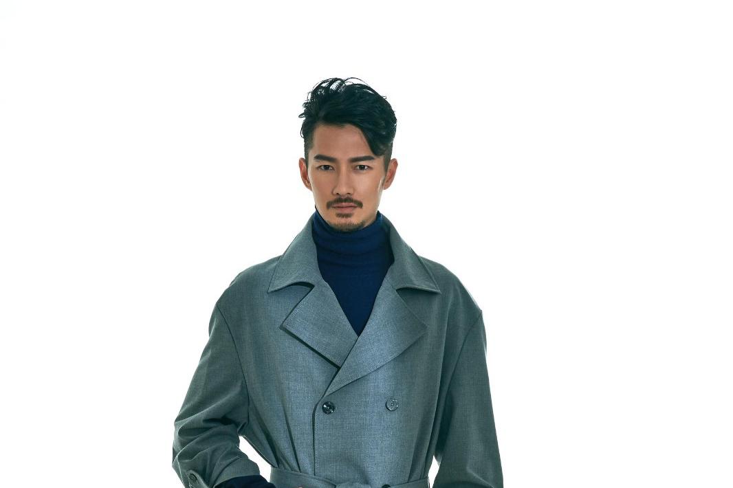 周咏轩时尚大片曝光 帅气有型演绎"行走的画报"