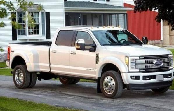 小伙开着百万福特皮卡去相亲, 结果美女看钥匙后的反应, 小伙楞了