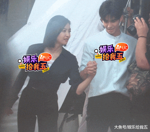 宋茜宋威龙组cp玩姐弟恋 片场十指紧扣甜蜜擦出火